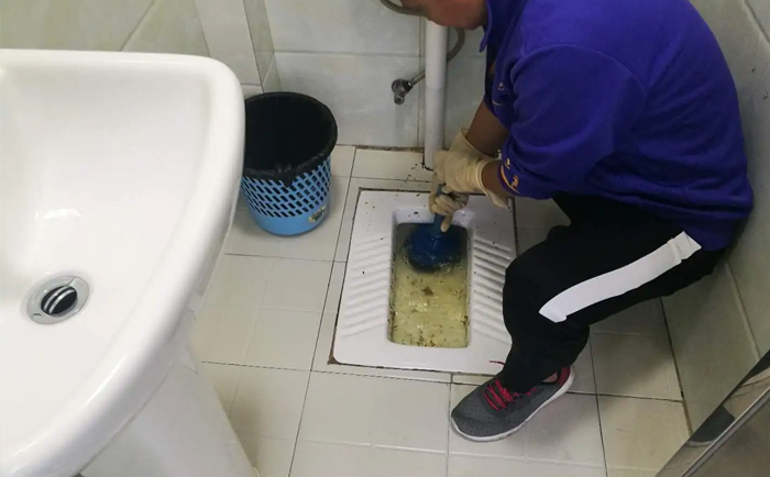 济水街道疏通蹲坑
