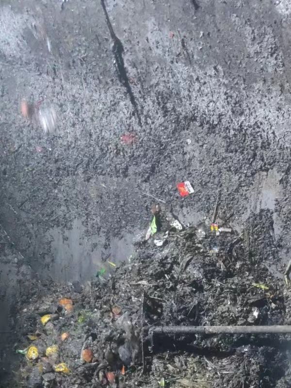 济水街道污水池清理